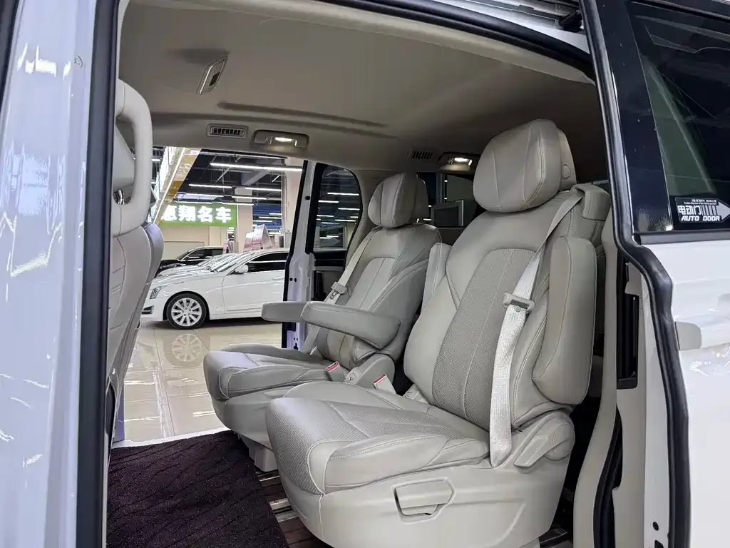Buick GL8 2024 из CN, фото 4