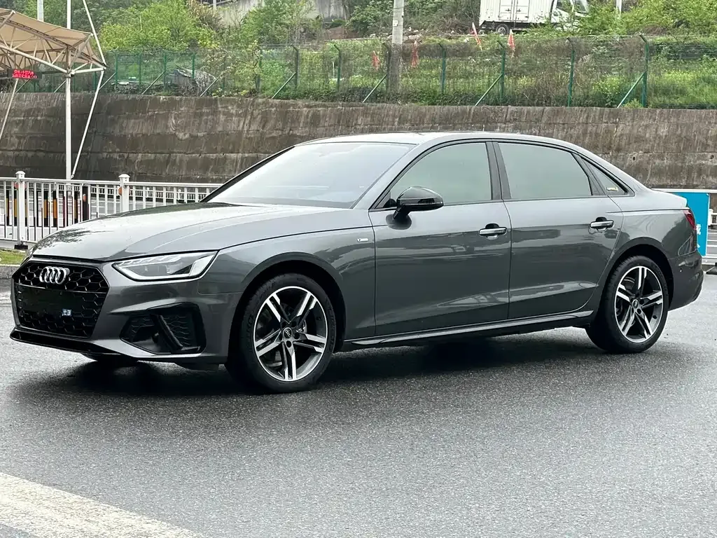 Audi A4L 2022 из CN, фото 1