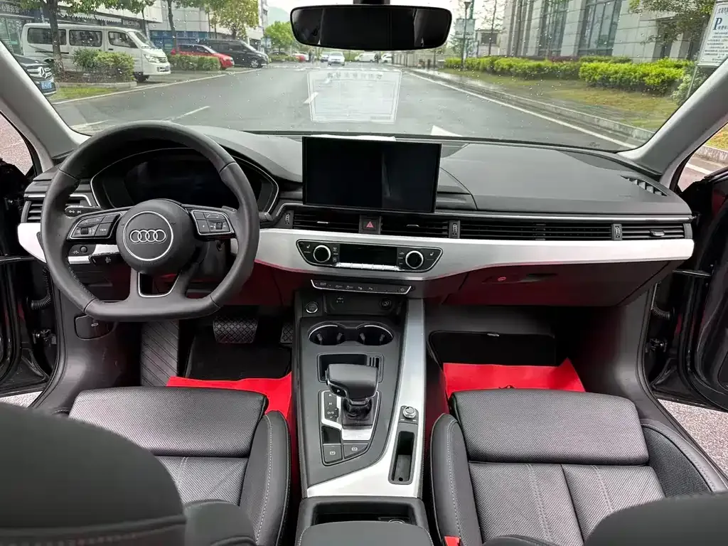 Audi A4L 2022 из CN, фото 4