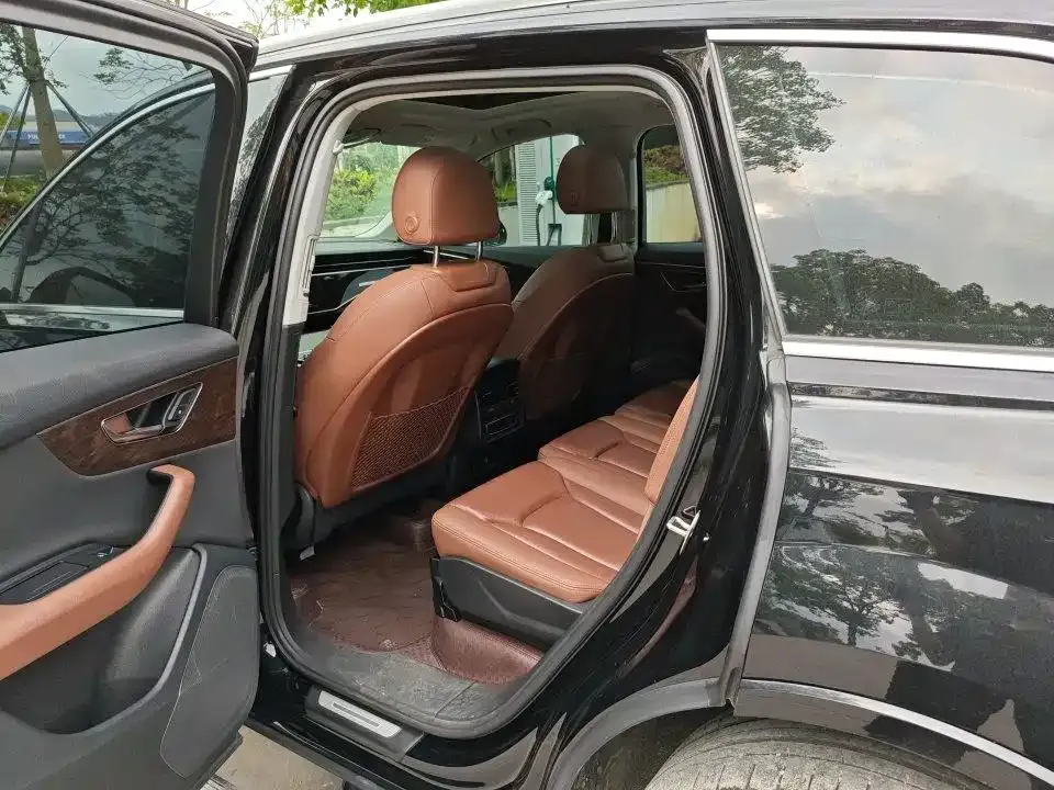 Audi Q7 2022 из CN, фото 5