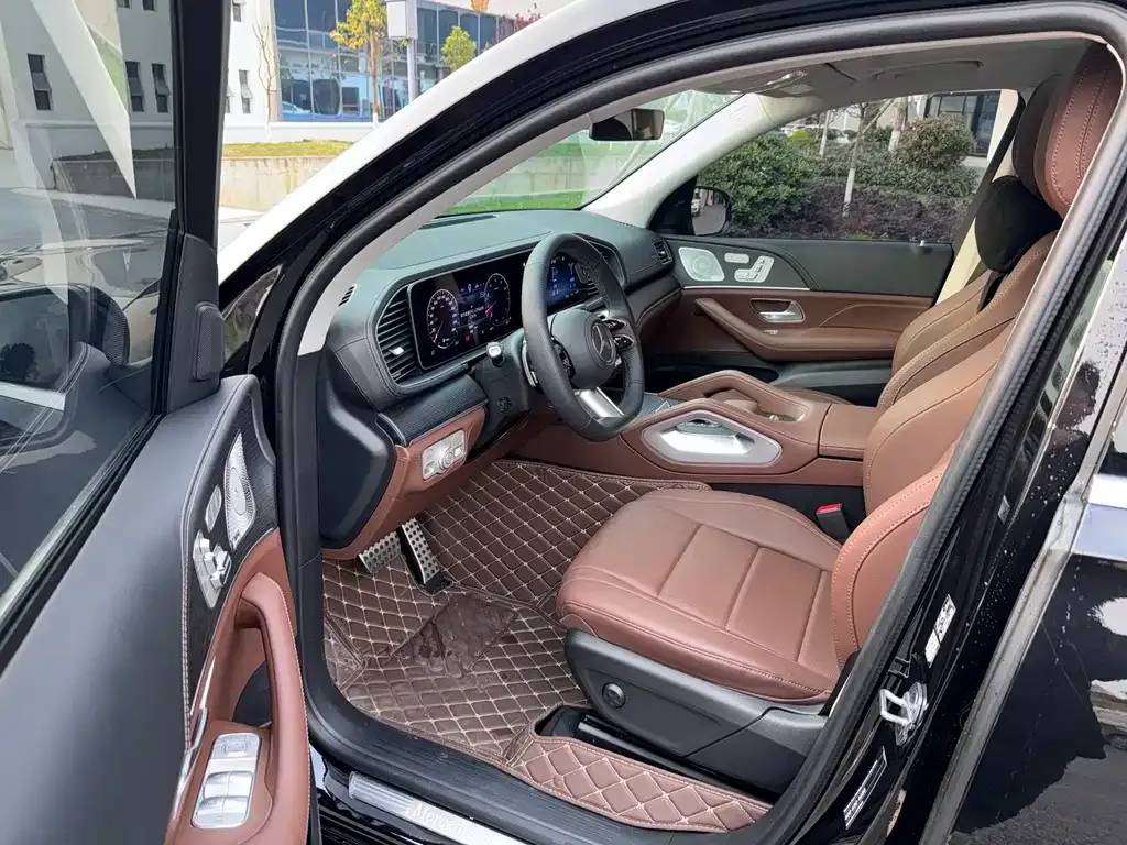 Mercedes-Benz GLS — фото 10