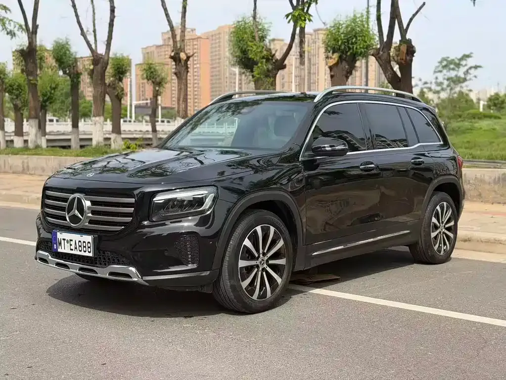 Mercedes-Benz GLB — фото 1