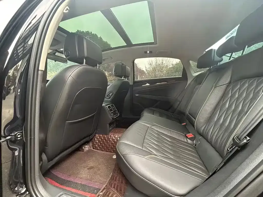 Volkswagen Passat — фото 7