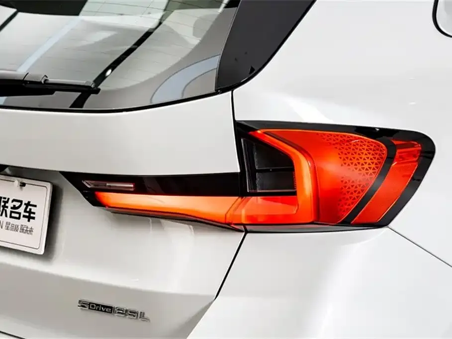 BMW X1 — фото 2