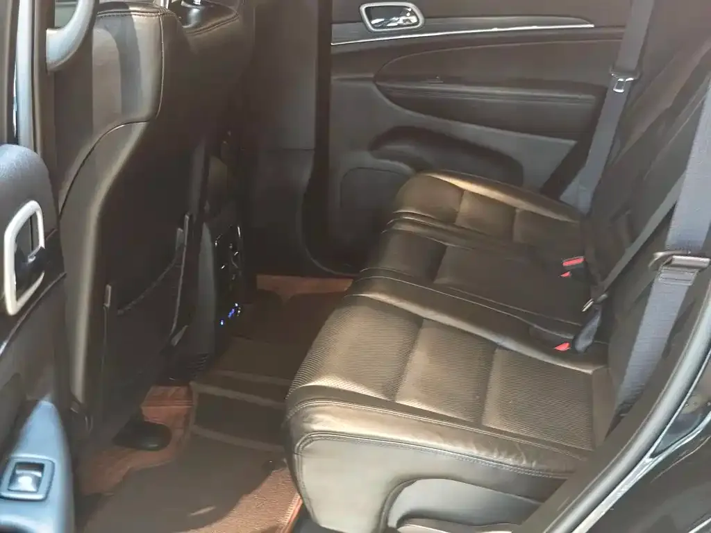 Jeep Grand Cherokee (Import) 2022 из CN, фото 9