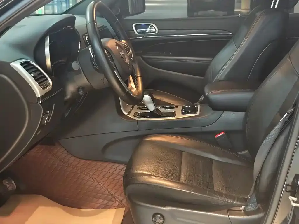Jeep Grand Cherokee (Import) 2022 из CN, фото 6