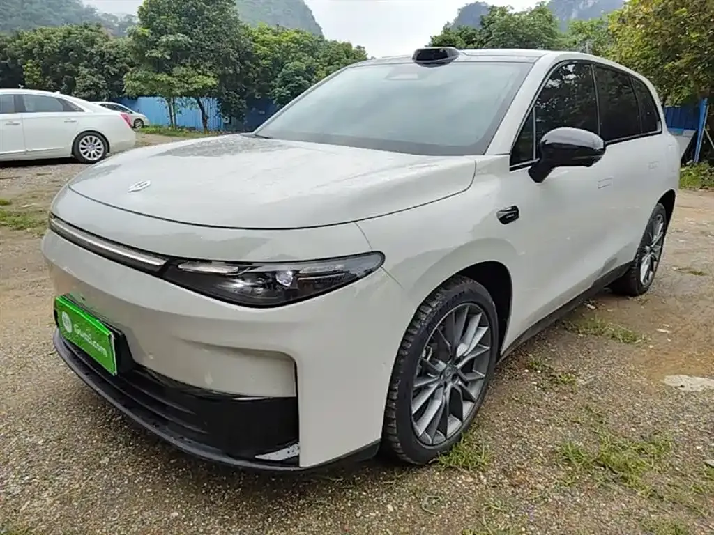 Leapmotor C10