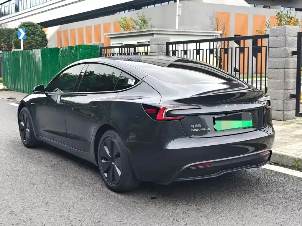 Tesla Model 3 2025 из CN, фото 5