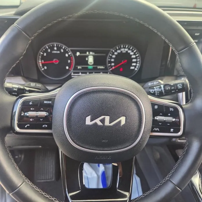 Kia Sorento — фото 7