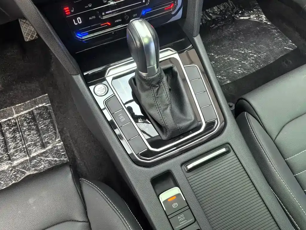Volkswagen Magotan 2021 из CN, фото 8