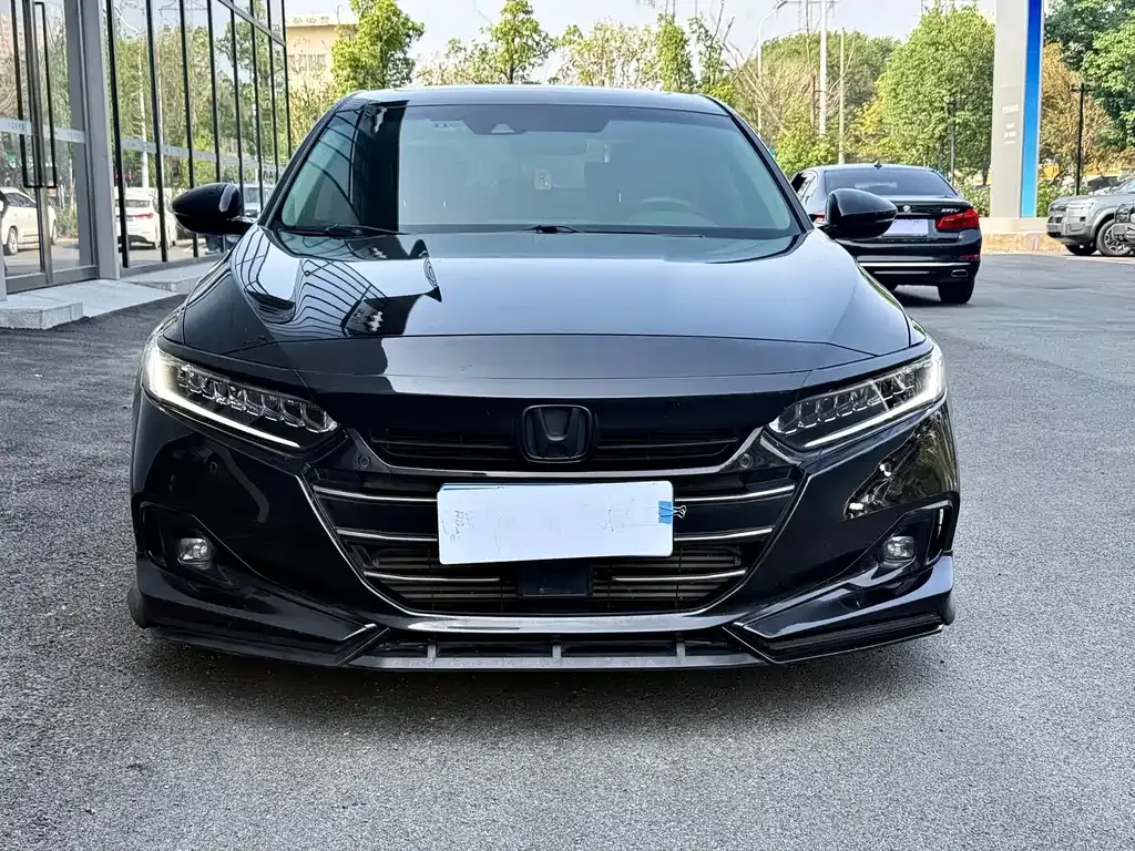 Honda Accord — фото 9