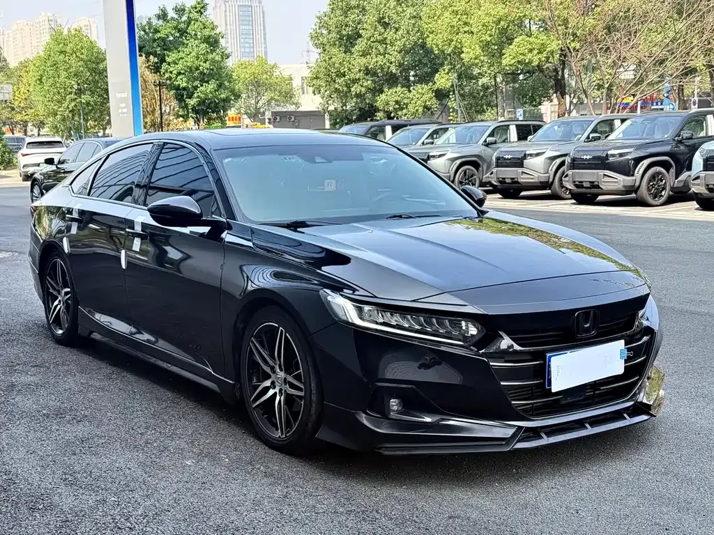 Honda Accord — фото 8