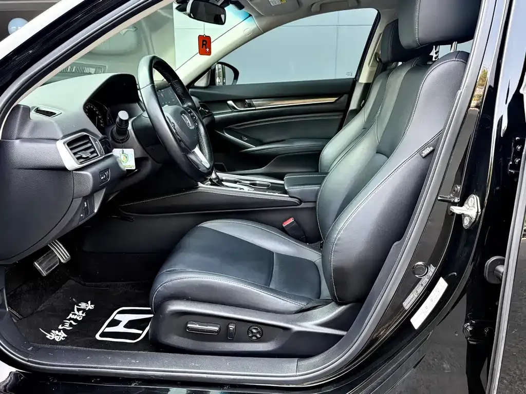 Honda Accord — фото 10