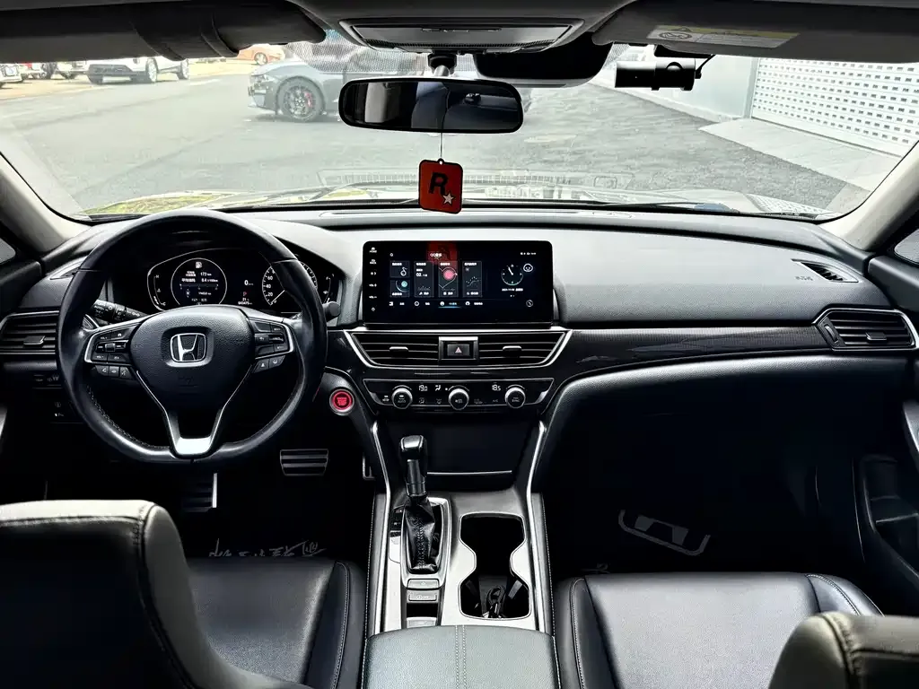 Honda Accord — фото 7