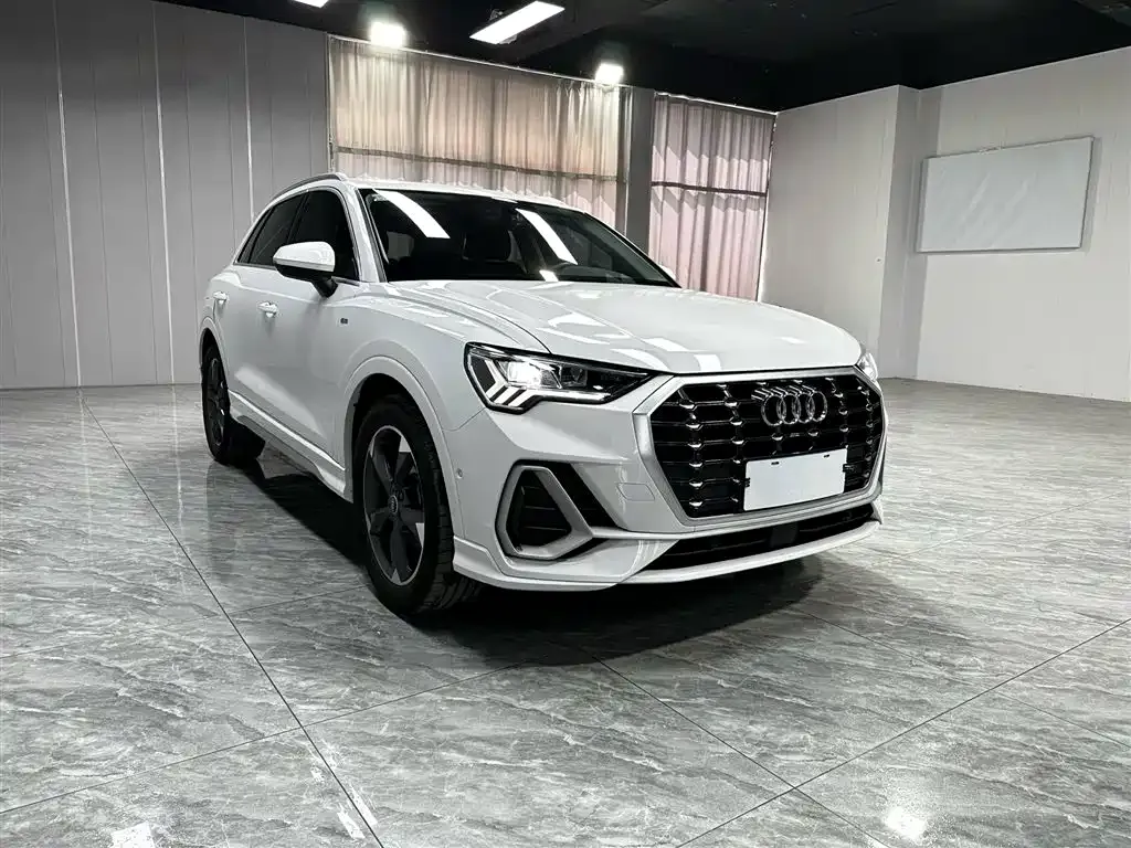 Audi Q3 — фото 8