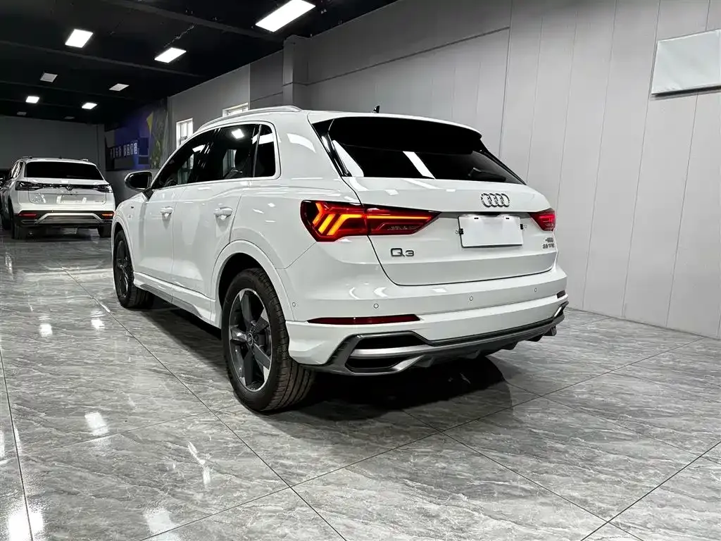 Audi Q3 — фото 7
