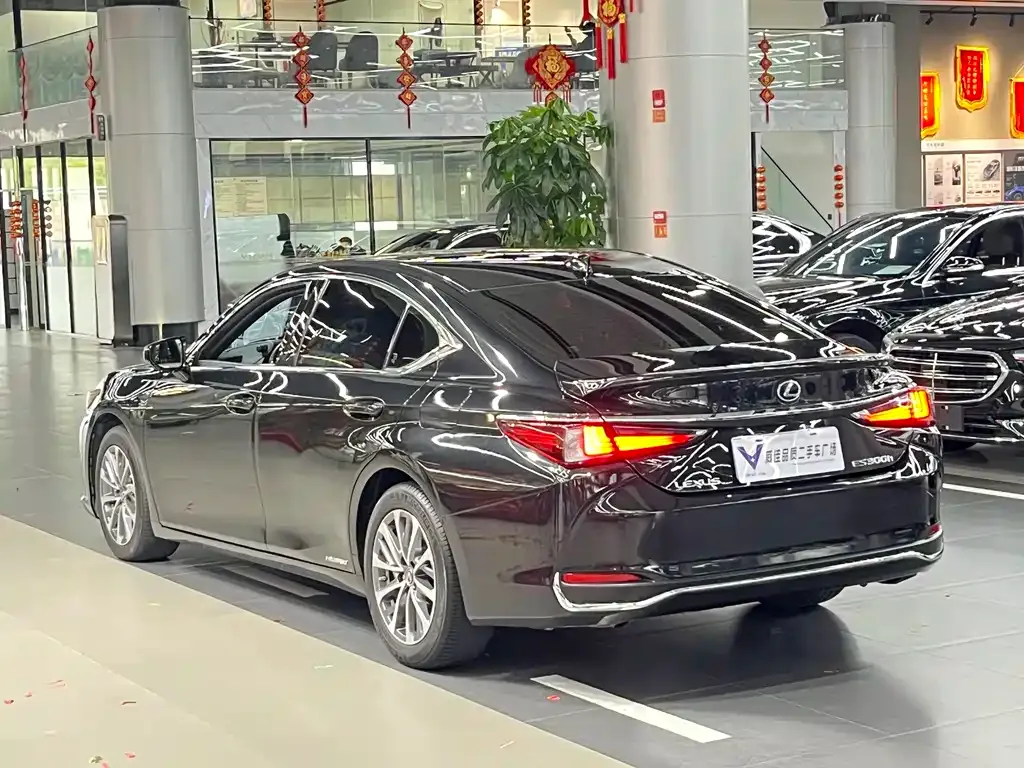 Lexus ES — фото 3