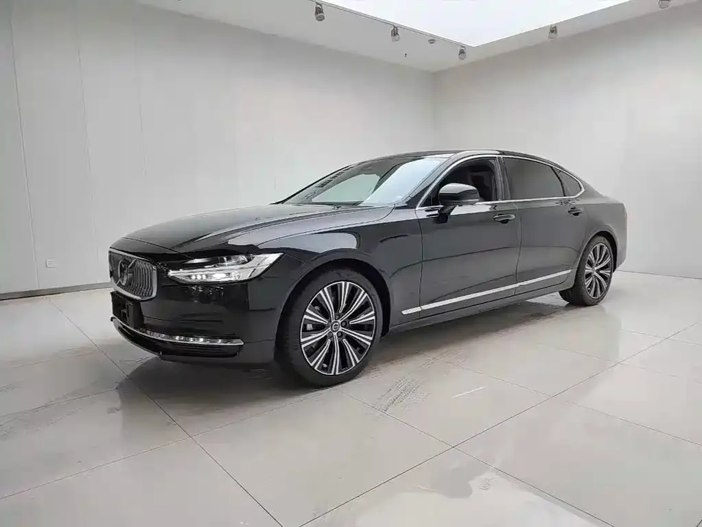 Volvo S90 — фото 1