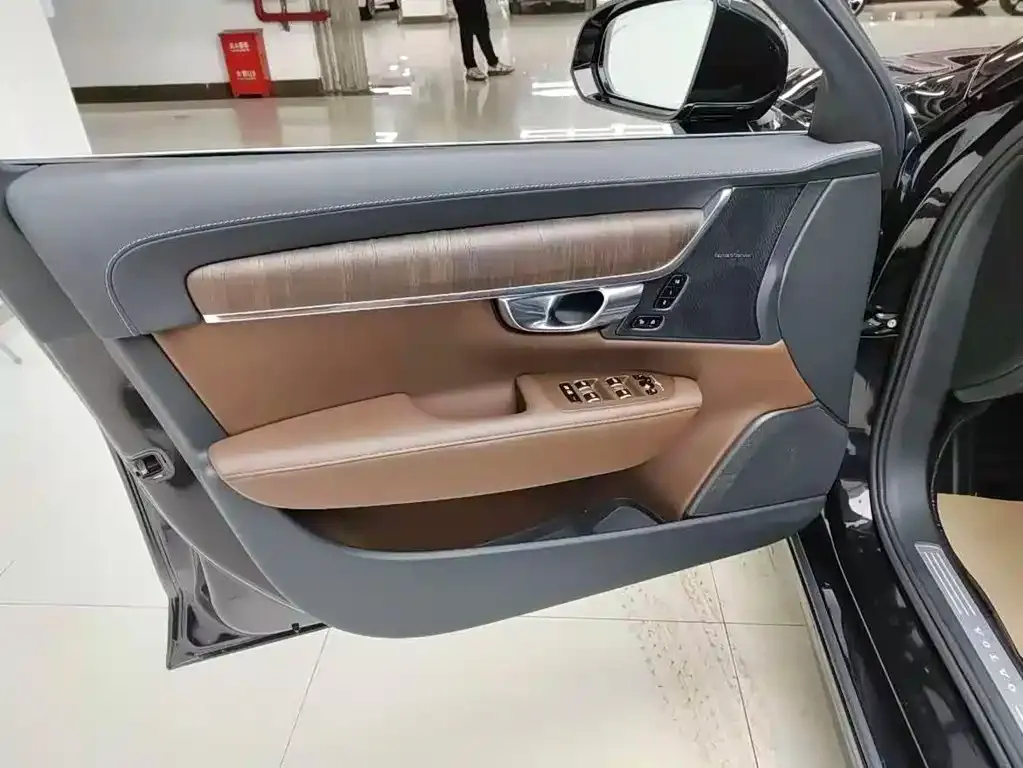 Volvo S90 — фото 10