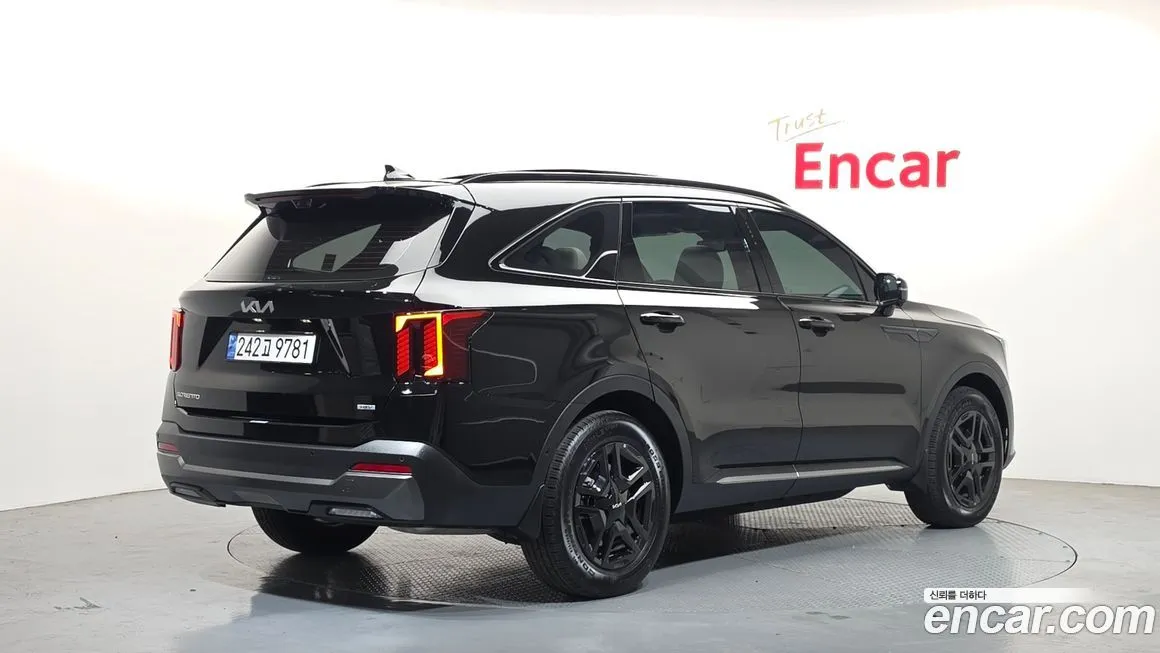 Kia Sorento — фото 5