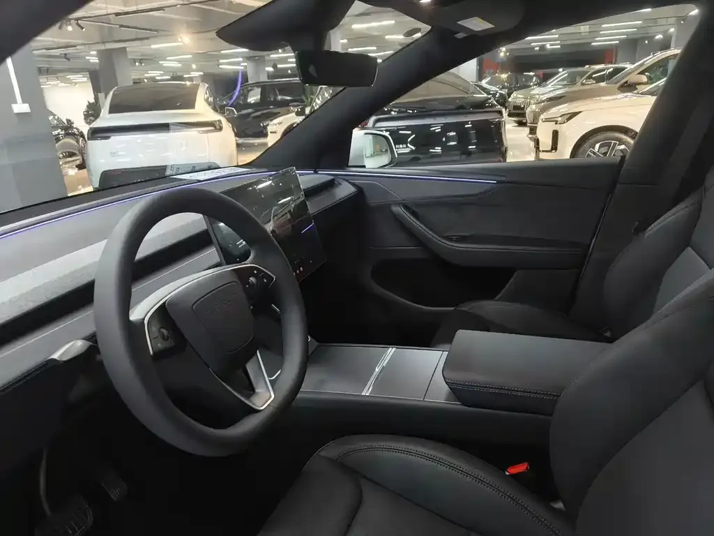 Tesla Model Y — фото 4