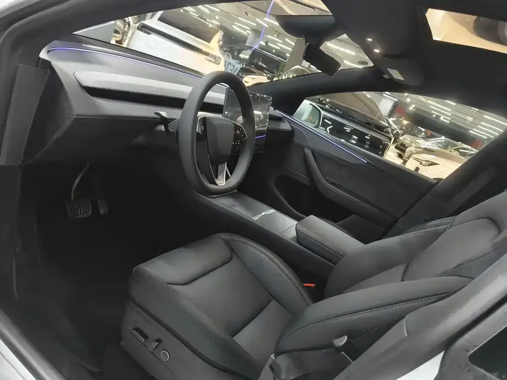 Tesla Model Y — фото 5