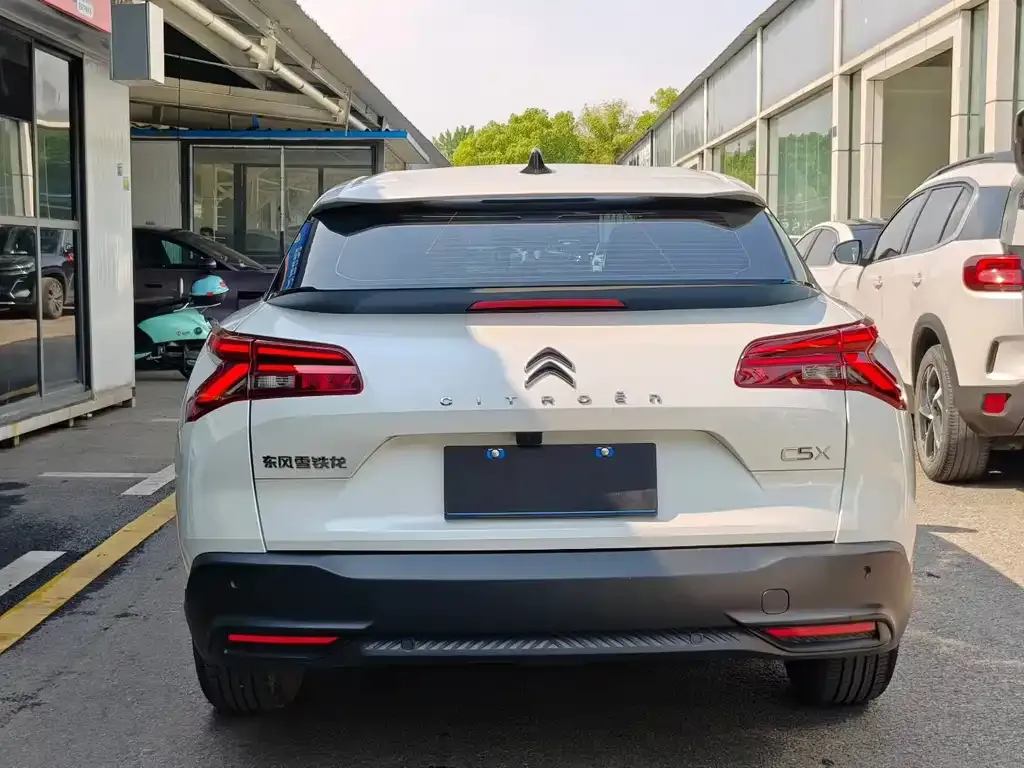 Citroen C5 X 2024 из CN, фото 4