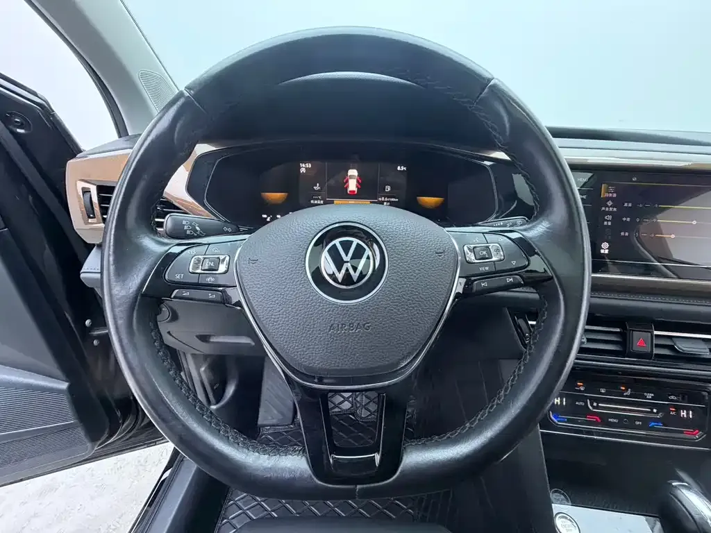 Volkswagen Tharu — фото 9