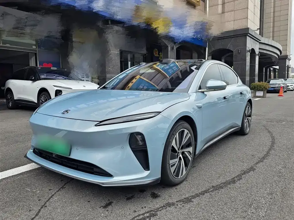NIO ET5