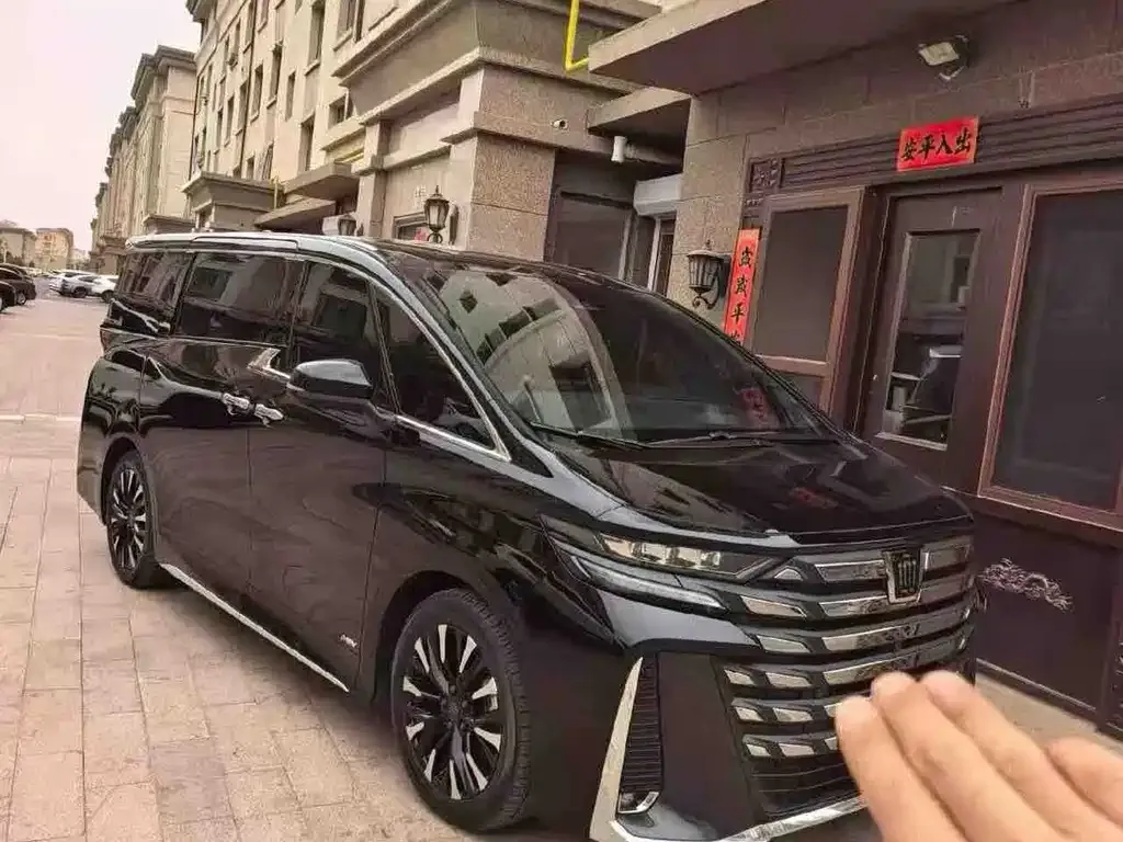 Toyota Vellfire — фото 7