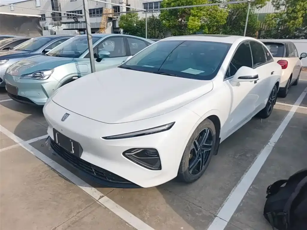 Roewe D7 — фото 1