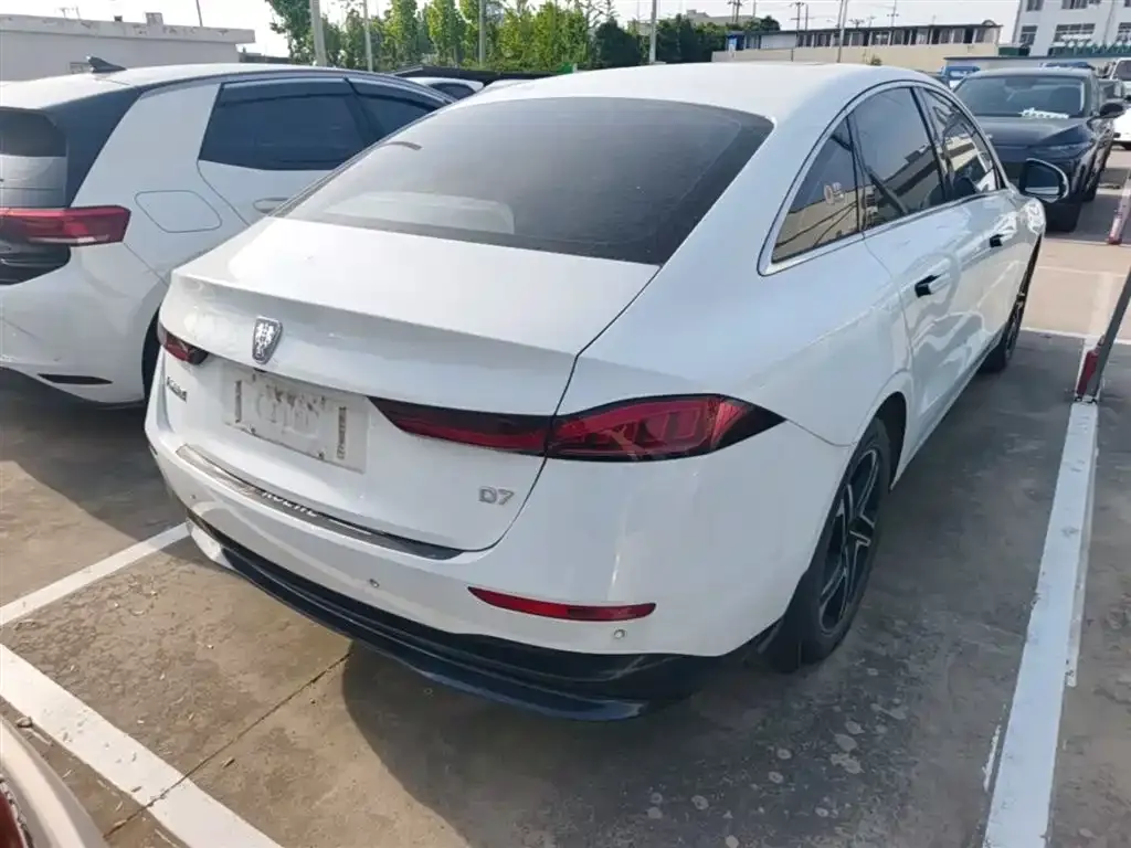 Roewe D7 — фото 10