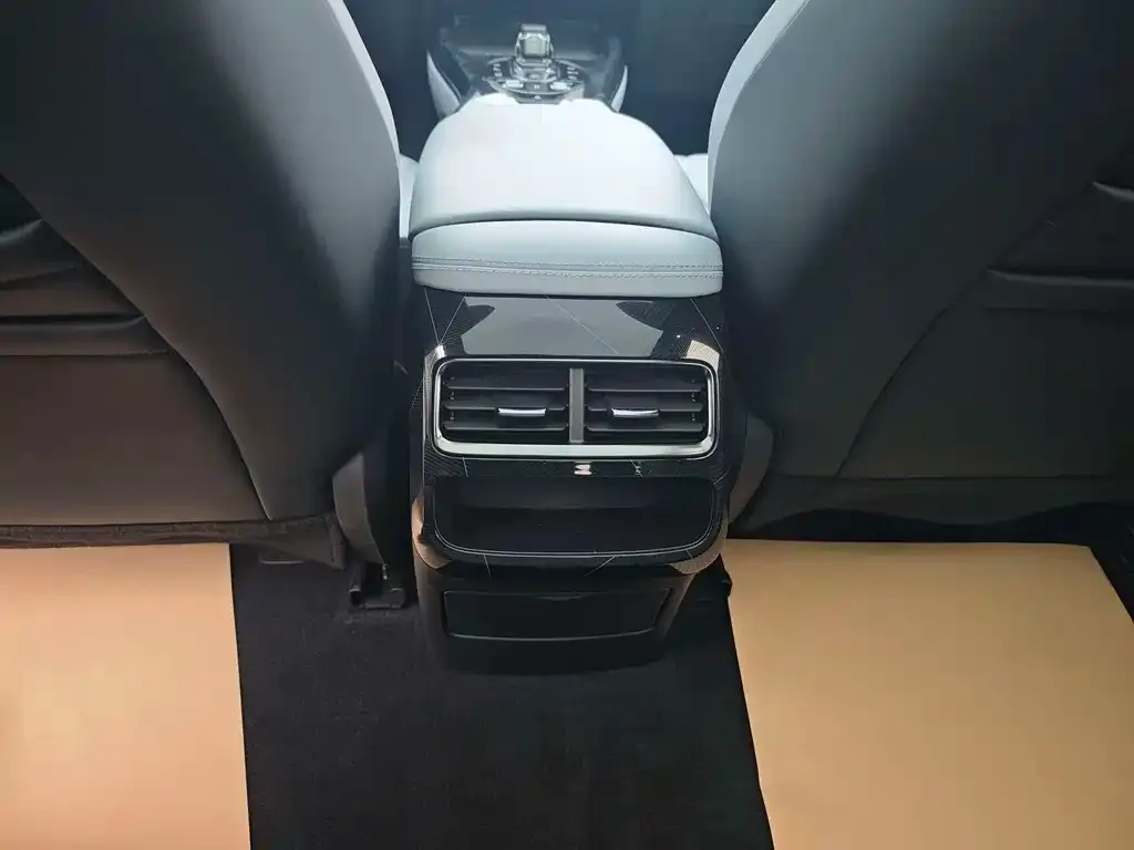 BYD Seal — фото 3