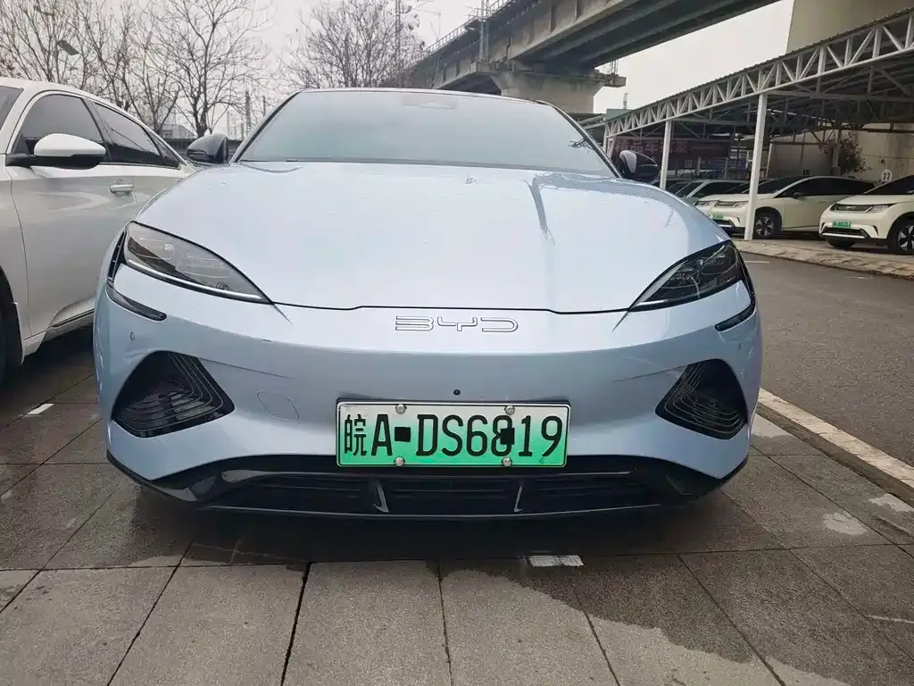 BYD Seal — фото 8