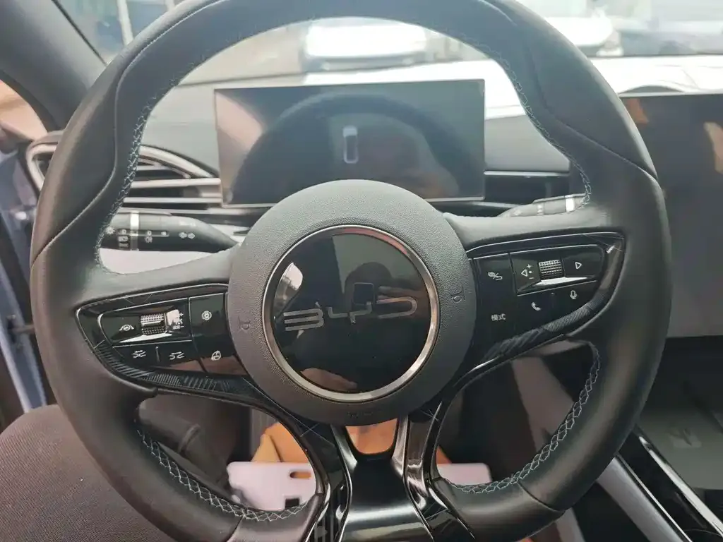 BYD Seal — фото 7