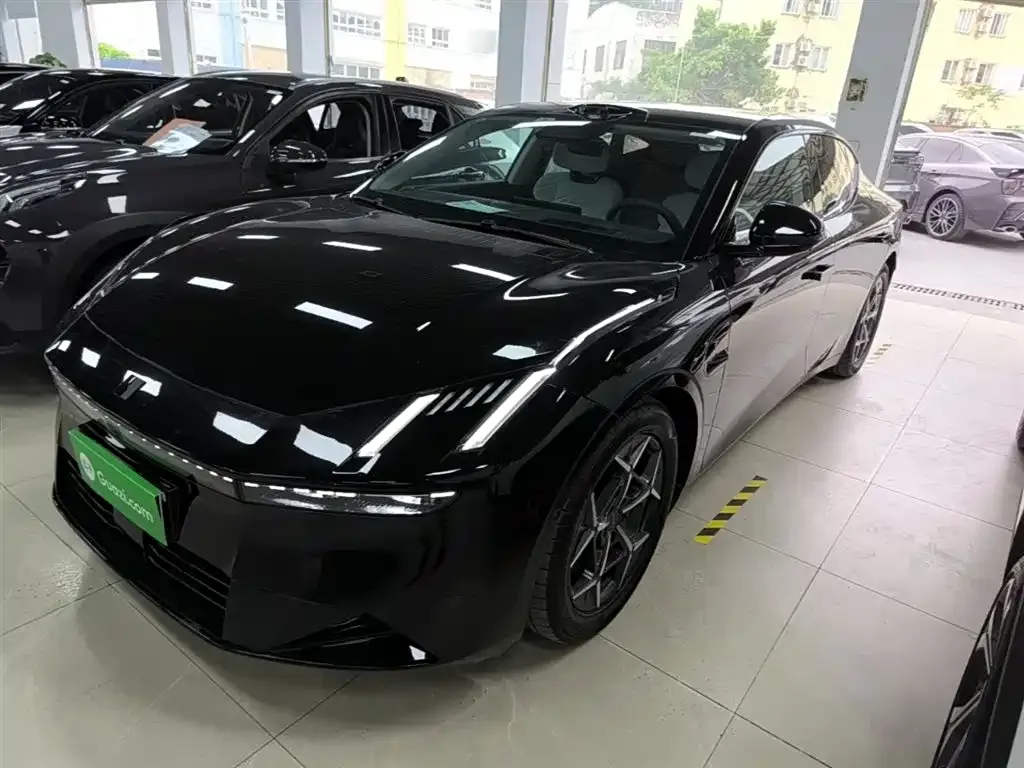 Lynk & Co 10 EM-P