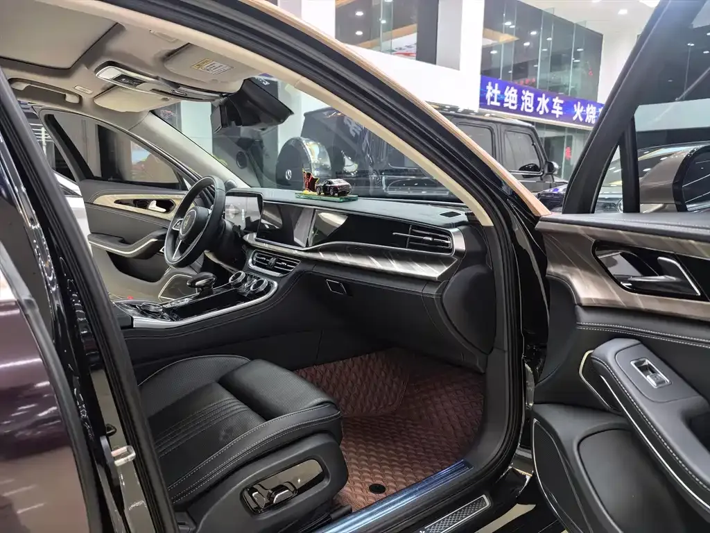 Hongqi H9 — фото 10
