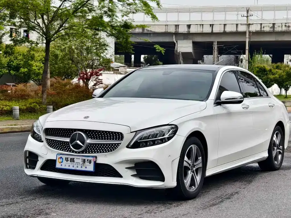 Mercedes-Benz C-Class — фото 1