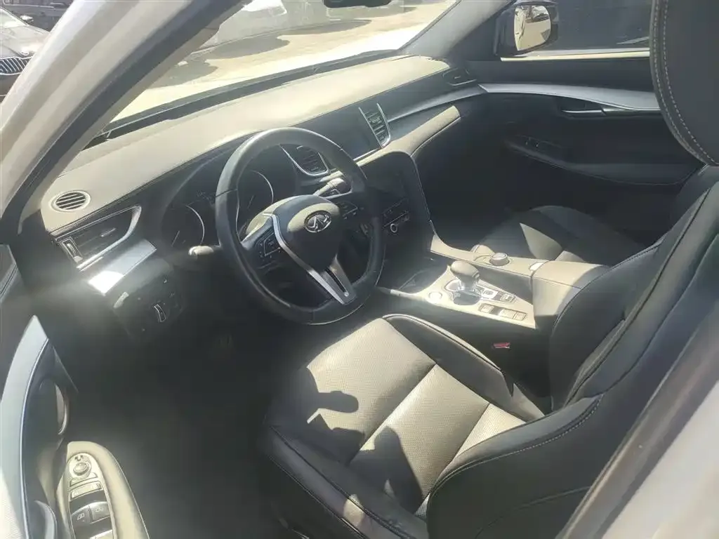 Infiniti QX50 2021 из CN, фото 2