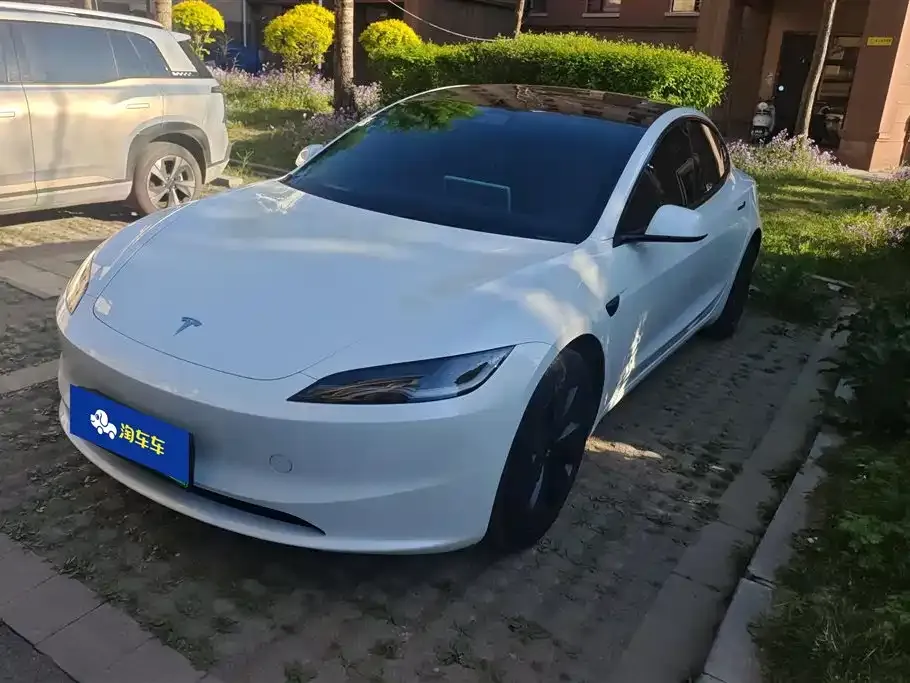 Tesla Model 3 — фото 1