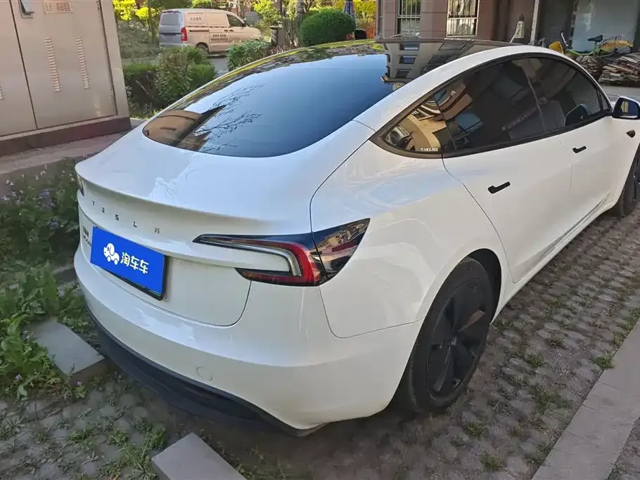Tesla Model 3 — фото 10