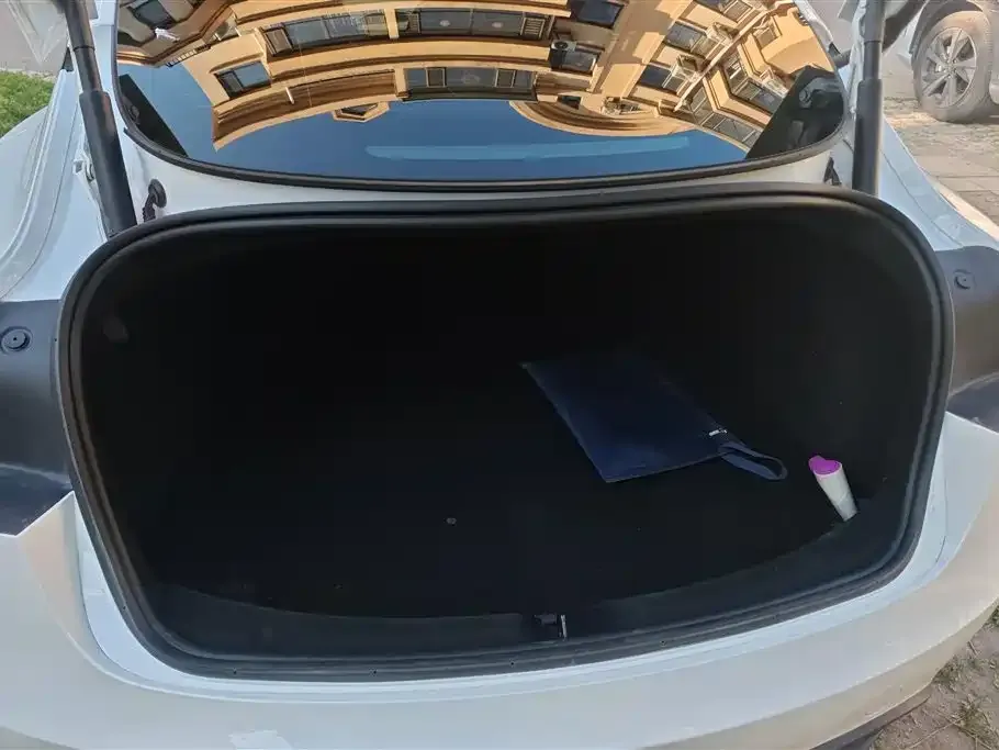 Tesla Model 3 — фото 3