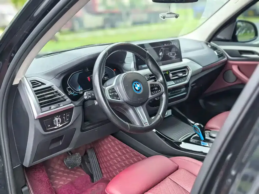 BMW iX3 — фото 2