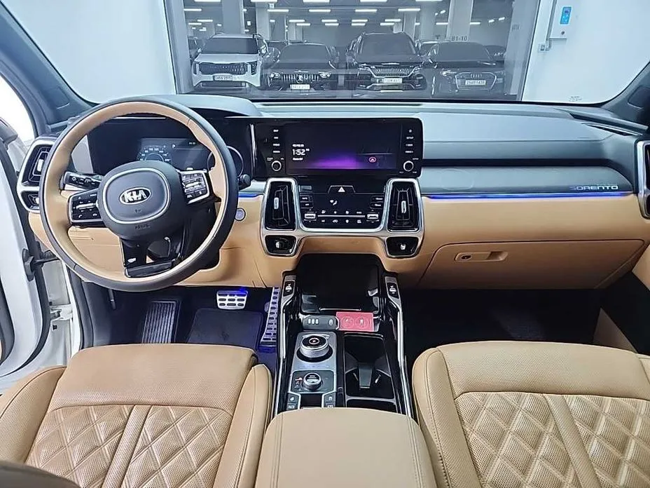 Kia Sorento — фото 9