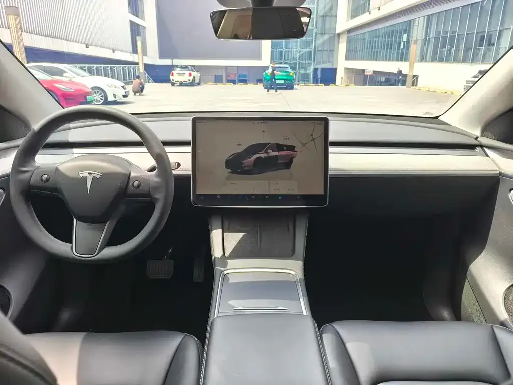 Tesla Model Y — фото 9