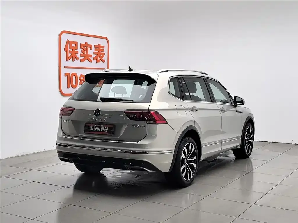 Volkswagen Tiguan L — фото 7