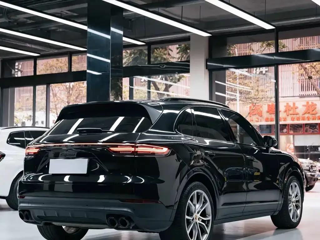 Porsche Cayenne Hybrid — фото 10