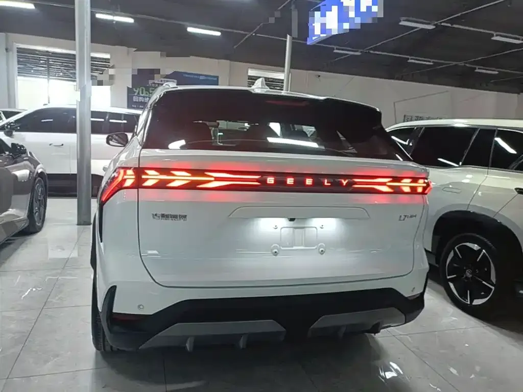 Geely Galaxy L7 — фото 10
