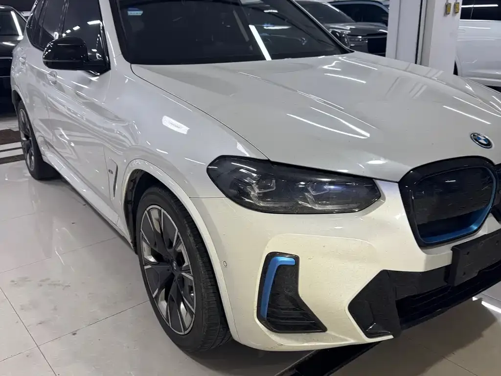 BMW iX3 — фото 2