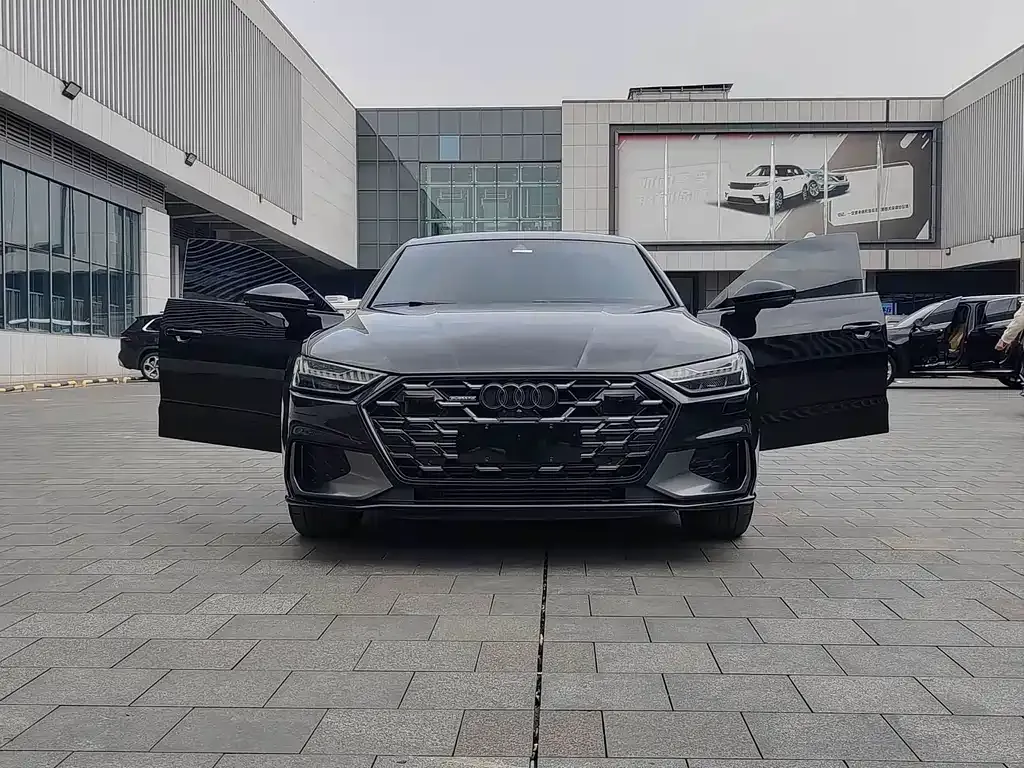 Audi A7L — фото 9